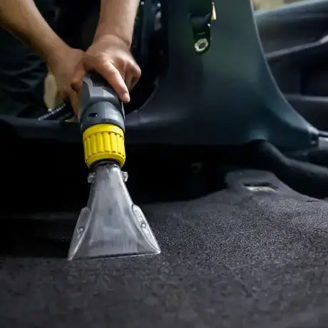 detailing automobile Romorantin-1